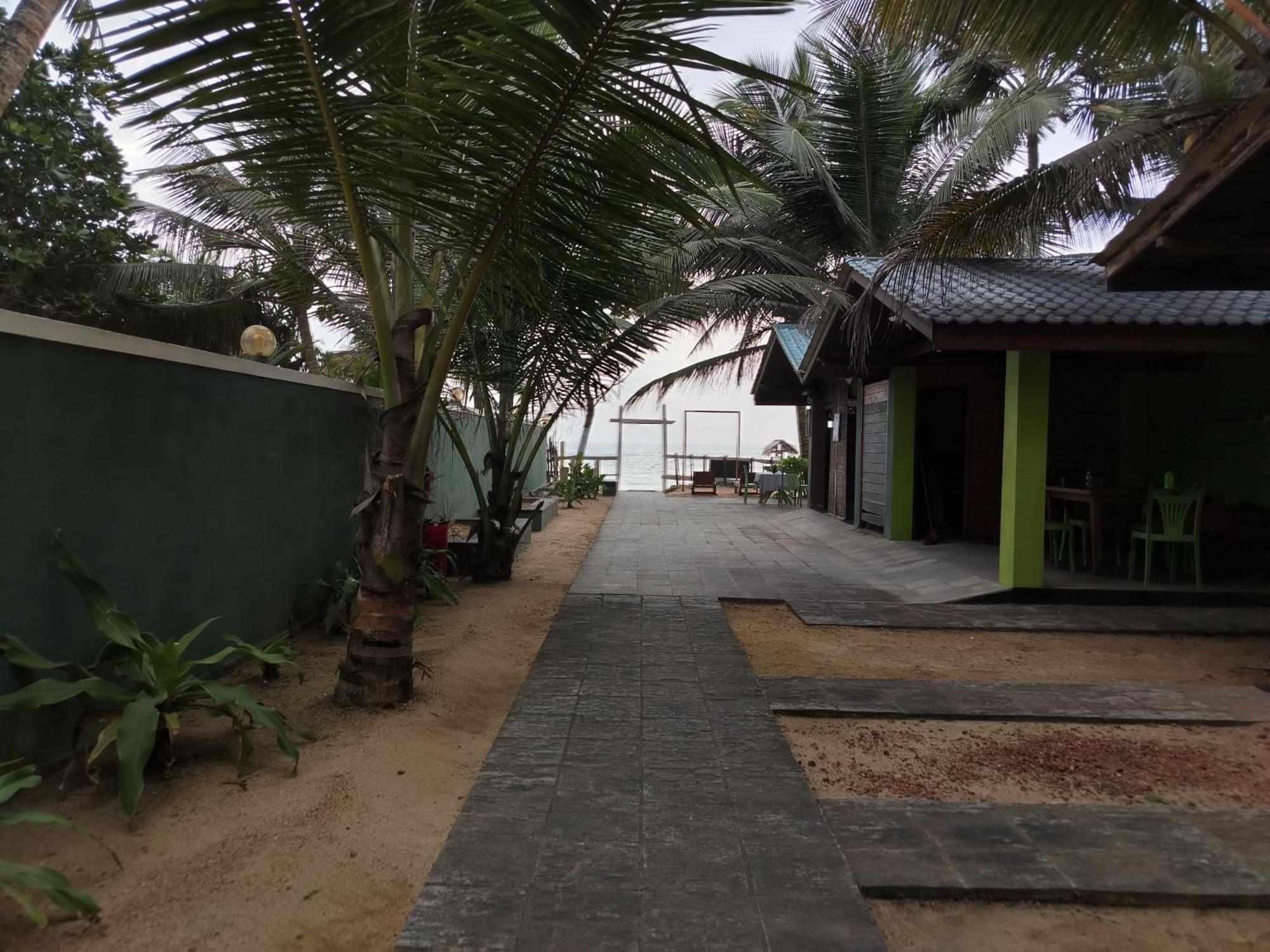 Little Beach Induruwa Exterior photo